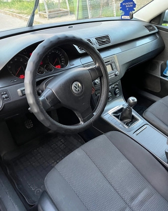 Volkswagen Passat cena 13500 przebieg: 284700, rok produkcji 2005 z Kielce małe 781